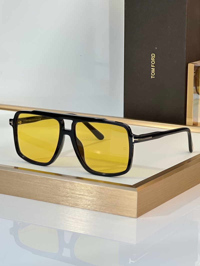 TOM FORD